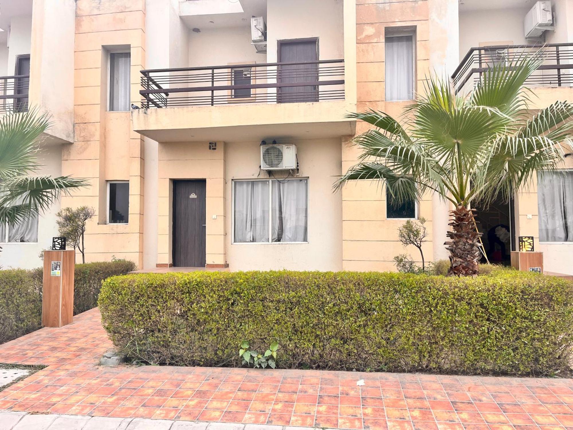 Pearl Grand Boutique Cottage In Omaxe Anandam Vrindavan - #Premium Ac Rooms With Balcony #Big Parking #Lift #Garden #Peaceful Area #Near Prem Mandir #Property Of The Year #Most Awarded Kültér fotó