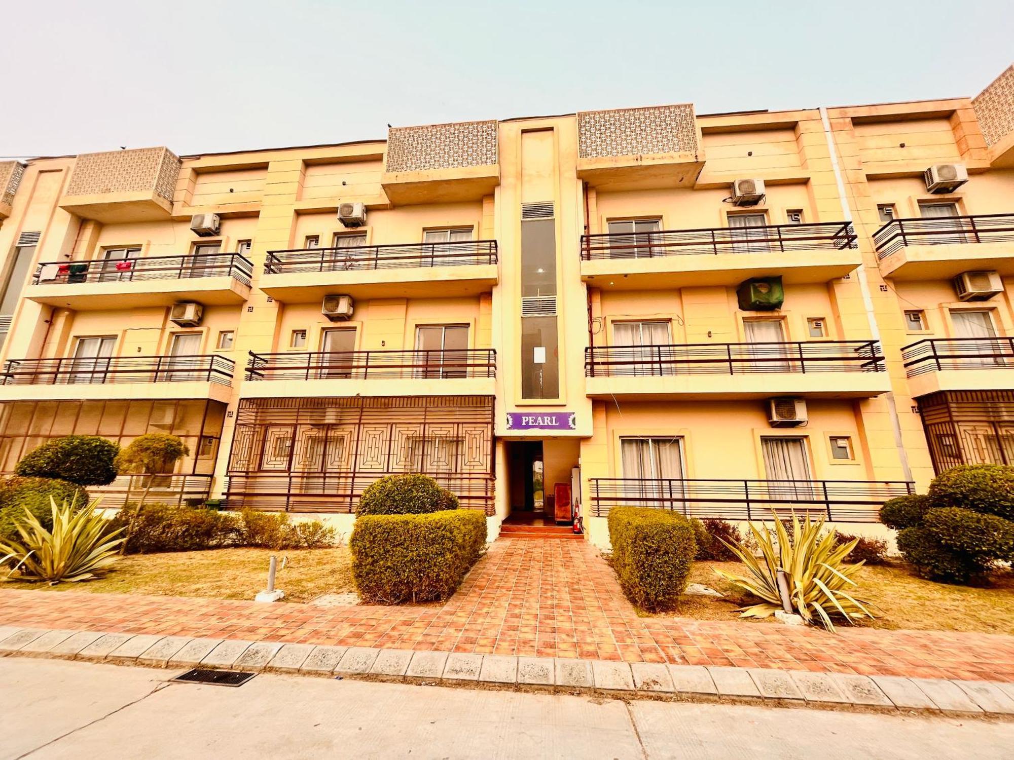 Pearl Grand Boutique Cottage In Omaxe Anandam Vrindavan - #Premium Ac Rooms With Balcony #Big Parking #Lift #Garden #Peaceful Area #Near Prem Mandir #Property Of The Year #Most Awarded Kültér fotó