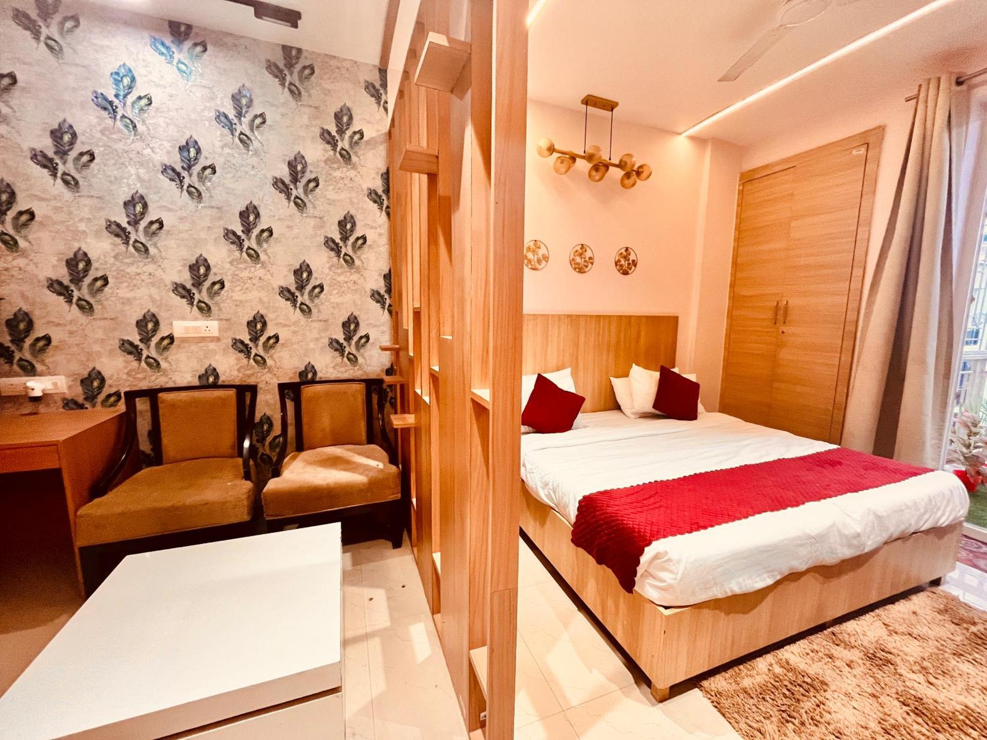 Pearl Grand Boutique Cottage In Omaxe Anandam Vrindavan - #Premium Ac Rooms With Balcony #Big Parking #Lift #Garden #Peaceful Area #Near Prem Mandir #Property Of The Year #Most Awarded Kültér fotó