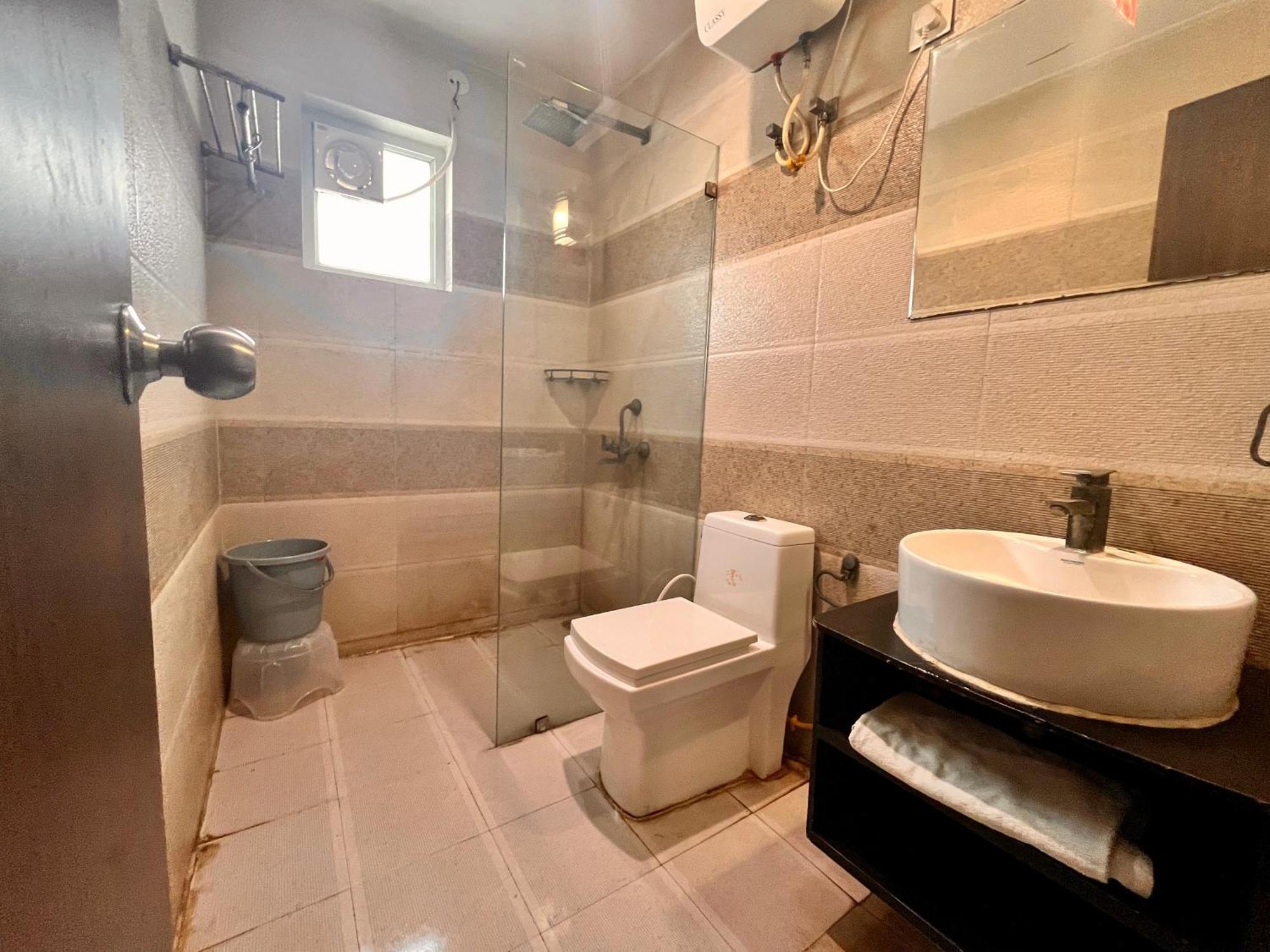 Pearl Grand Boutique Cottage In Omaxe Anandam Vrindavan - #Premium Ac Rooms With Balcony #Big Parking #Lift #Garden #Peaceful Area #Near Prem Mandir #Property Of The Year #Most Awarded Kültér fotó