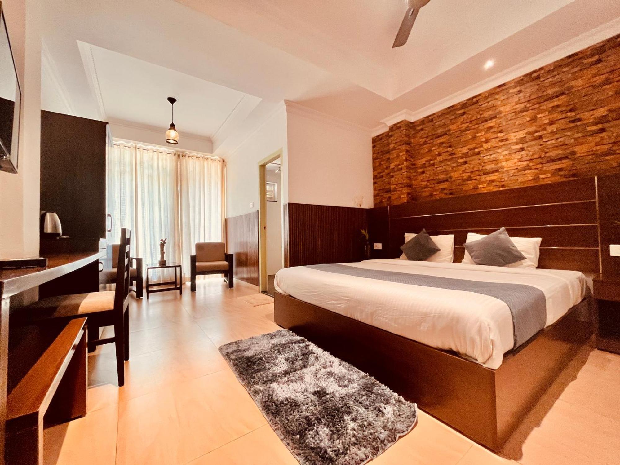 Pearl Grand Boutique Cottage In Omaxe Anandam Vrindavan - #Premium Ac Rooms With Balcony #Big Parking #Lift #Garden #Peaceful Area #Near Prem Mandir #Property Of The Year #Most Awarded Kültér fotó