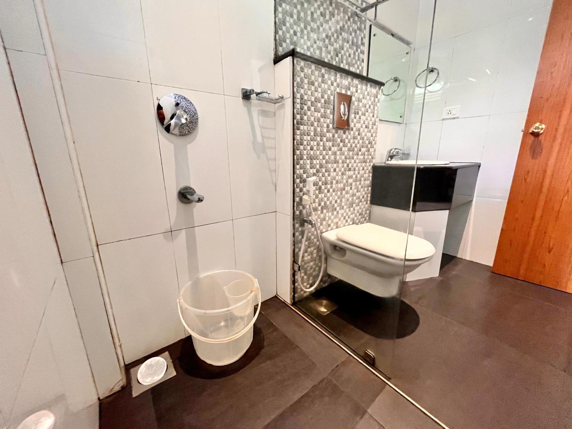 Pearl Grand Boutique Cottage In Omaxe Anandam Vrindavan - #Premium Ac Rooms With Balcony #Big Parking #Lift #Garden #Peaceful Area #Near Prem Mandir #Property Of The Year #Most Awarded Kültér fotó