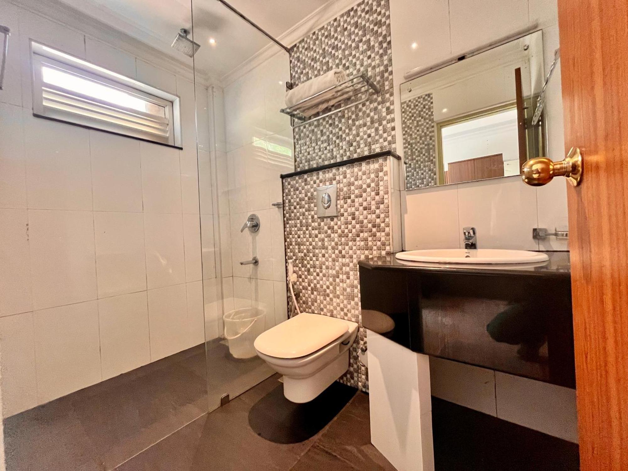 Pearl Grand Boutique Cottage In Omaxe Anandam Vrindavan - #Premium Ac Rooms With Balcony #Big Parking #Lift #Garden #Peaceful Area #Near Prem Mandir #Property Of The Year #Most Awarded Kültér fotó