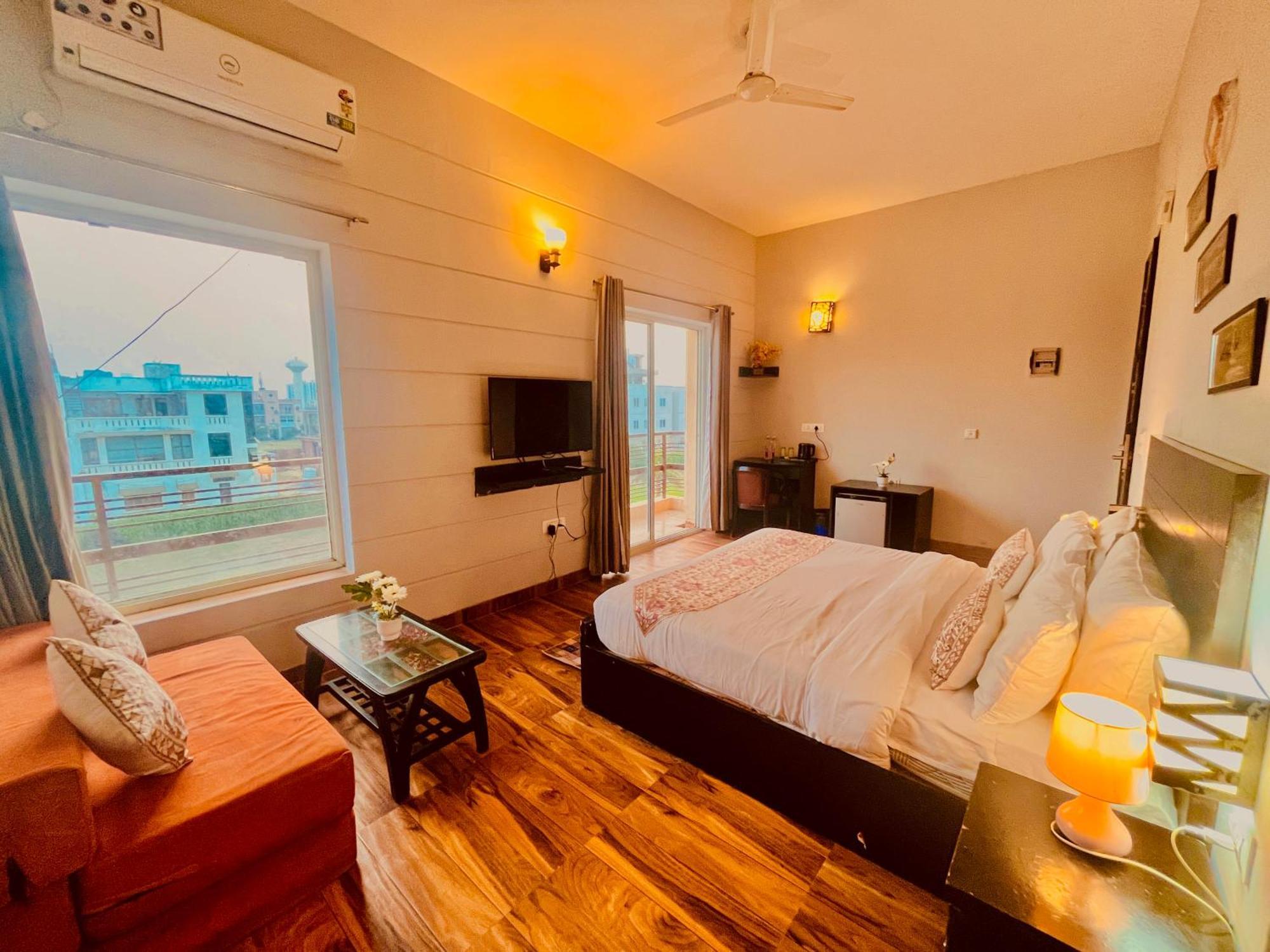 Pearl Grand Boutique Cottage In Omaxe Anandam Vrindavan - #Premium Ac Rooms With Balcony #Big Parking #Lift #Garden #Peaceful Area #Near Prem Mandir #Property Of The Year #Most Awarded Kültér fotó